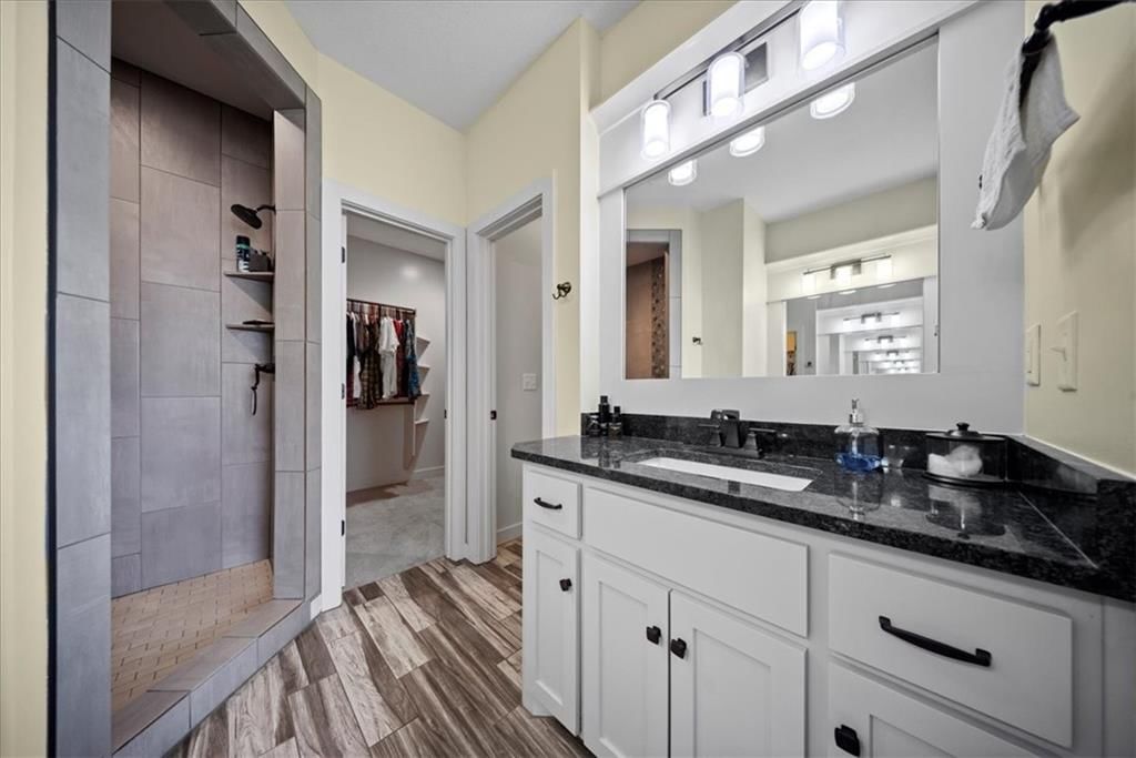 2360 Douglas Street — photo 55