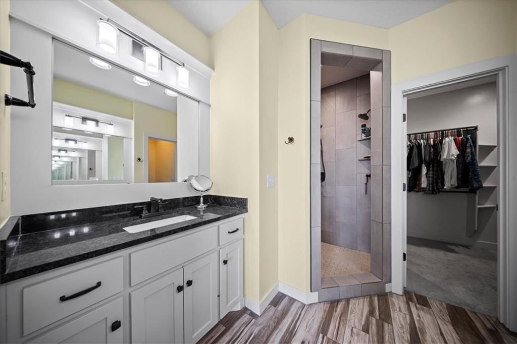 2360 Douglas Street — photo 56