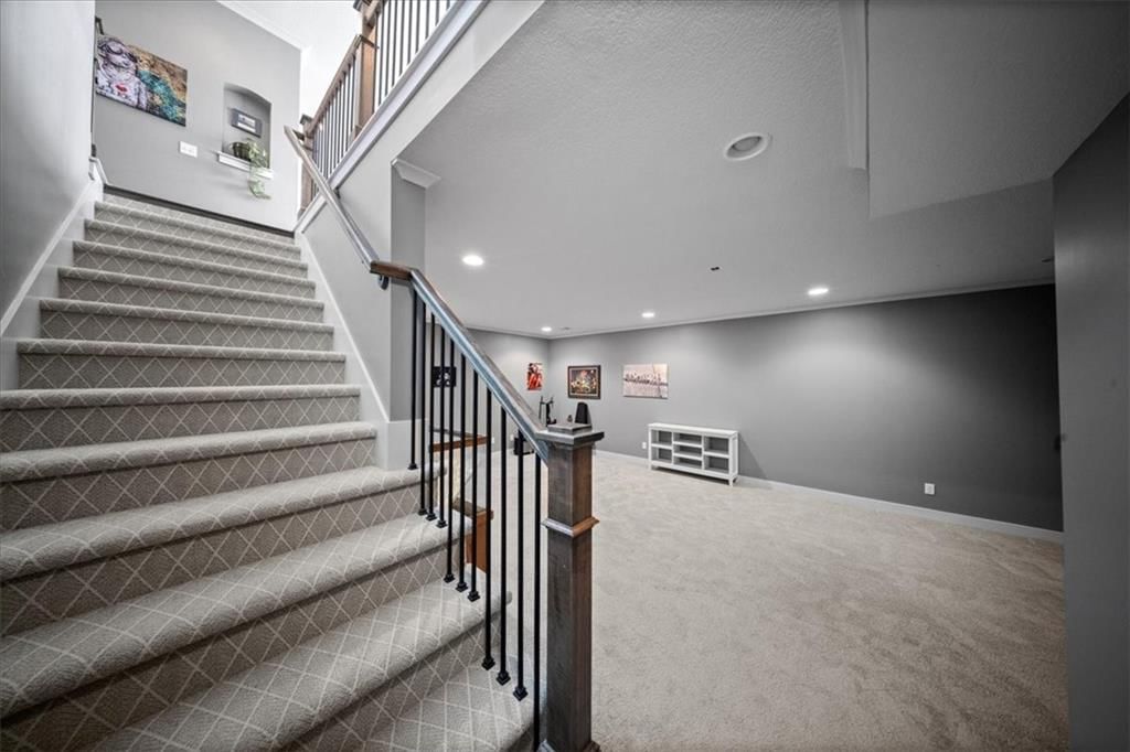 2360 Douglas Street — photo 64