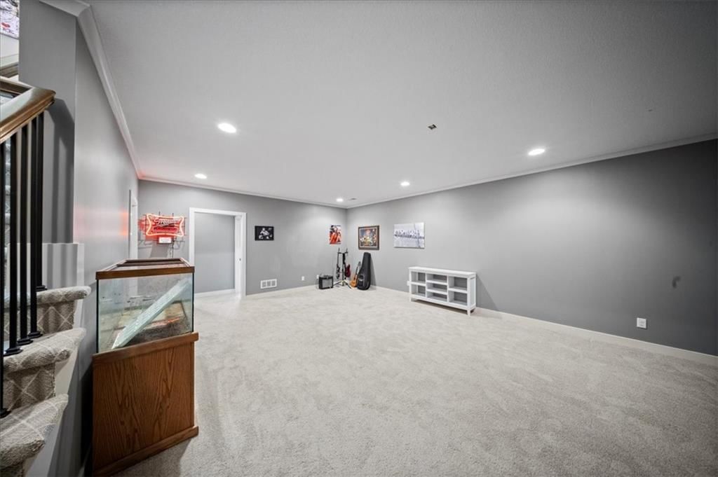 2360 Douglas Street — photo 65
