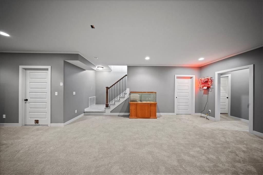 2360 Douglas Street — photo 67