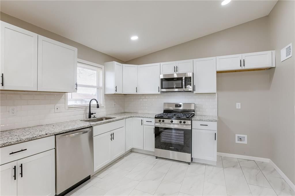 411 Ranchero Plaza — photo 11