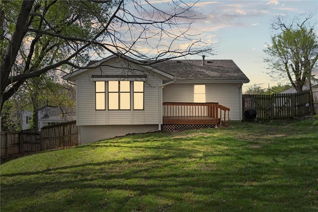5110 NE 45th Street — photo 38