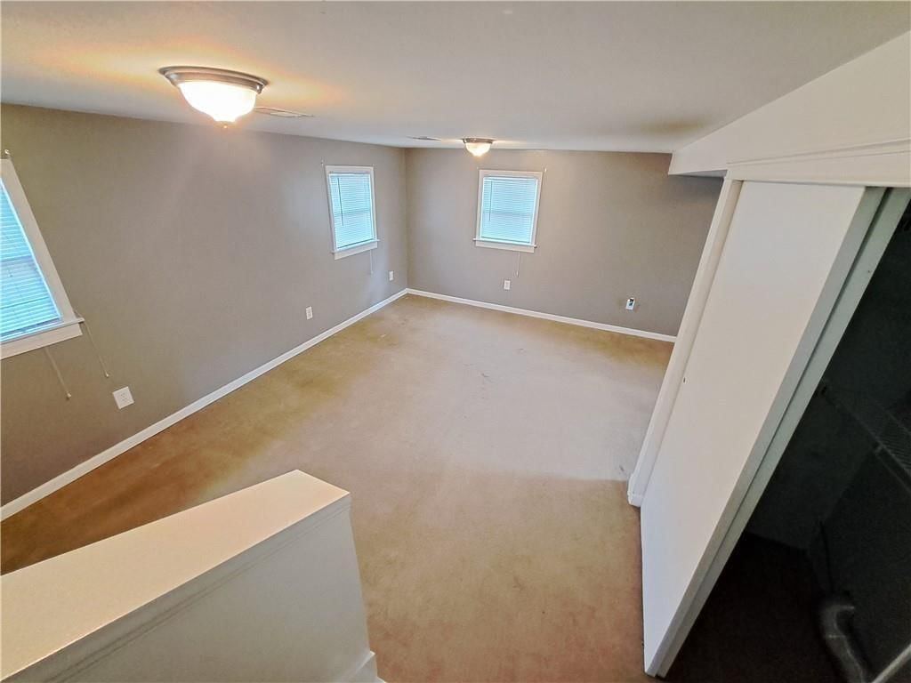 533 W Liberty Drive — photo 29