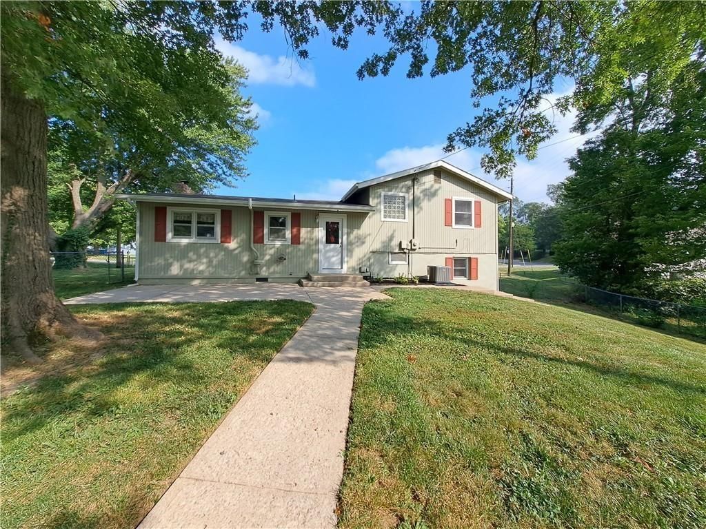 533 W Liberty Drive — photo 8