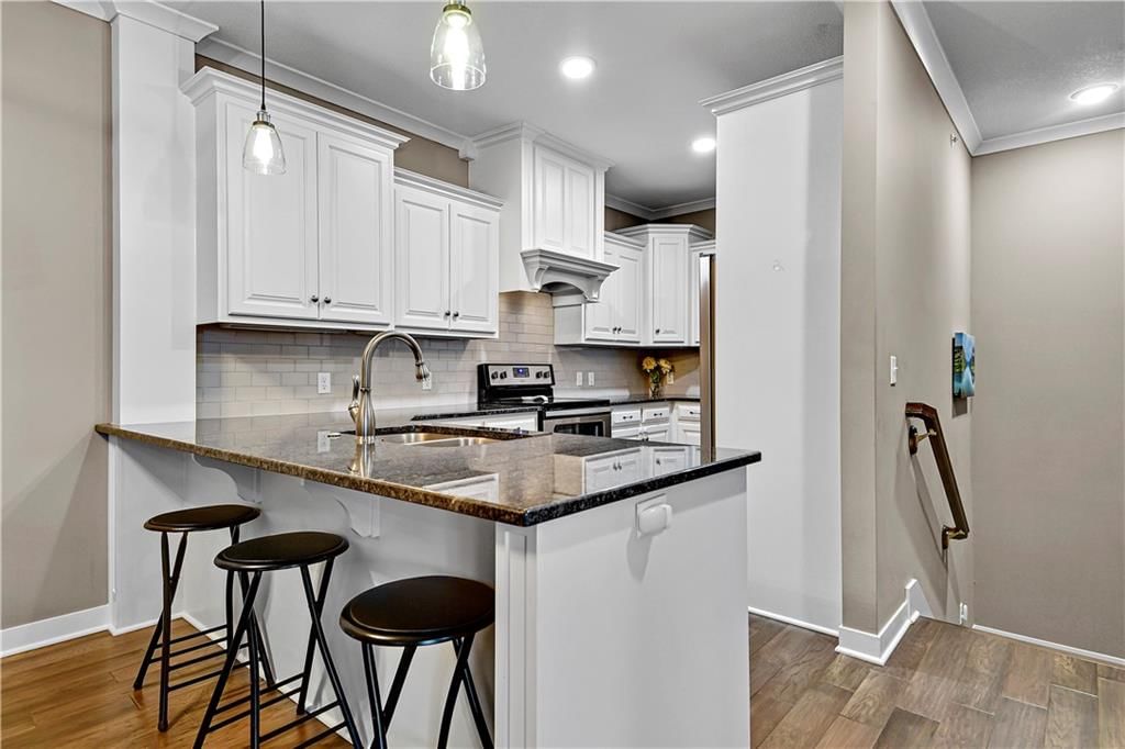 15919 Fontana Street — photo 10