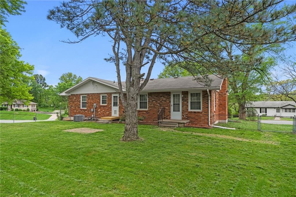 2823 Berry Lane — photo 38