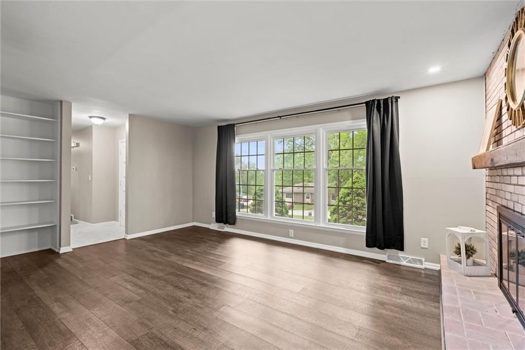 2823 Berry Lane — photo 8