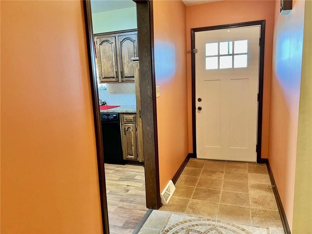 803 S Russell Street — photo 4