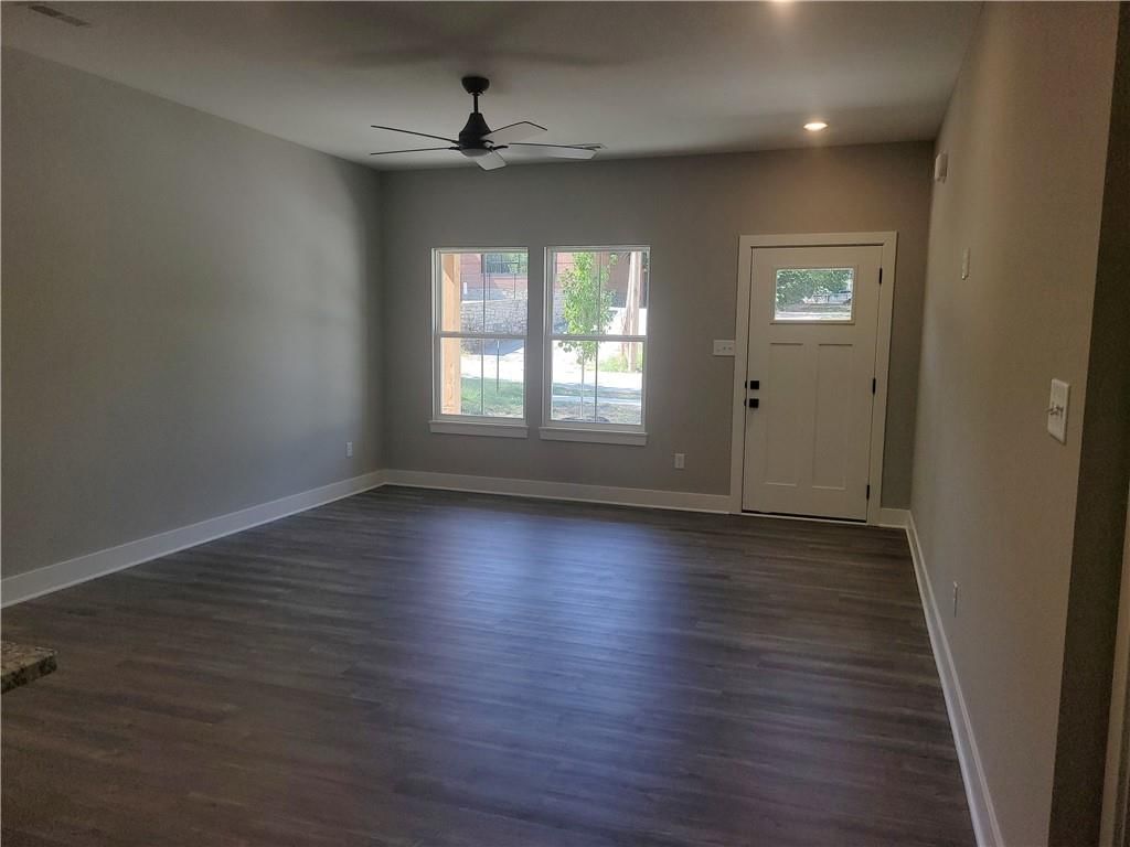 912 S Pope Avenue — photo 3