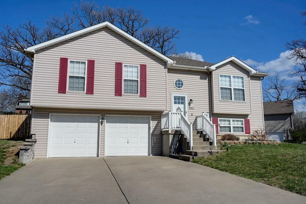 6413 N Kirkwood Avenue, Kansas City, MO