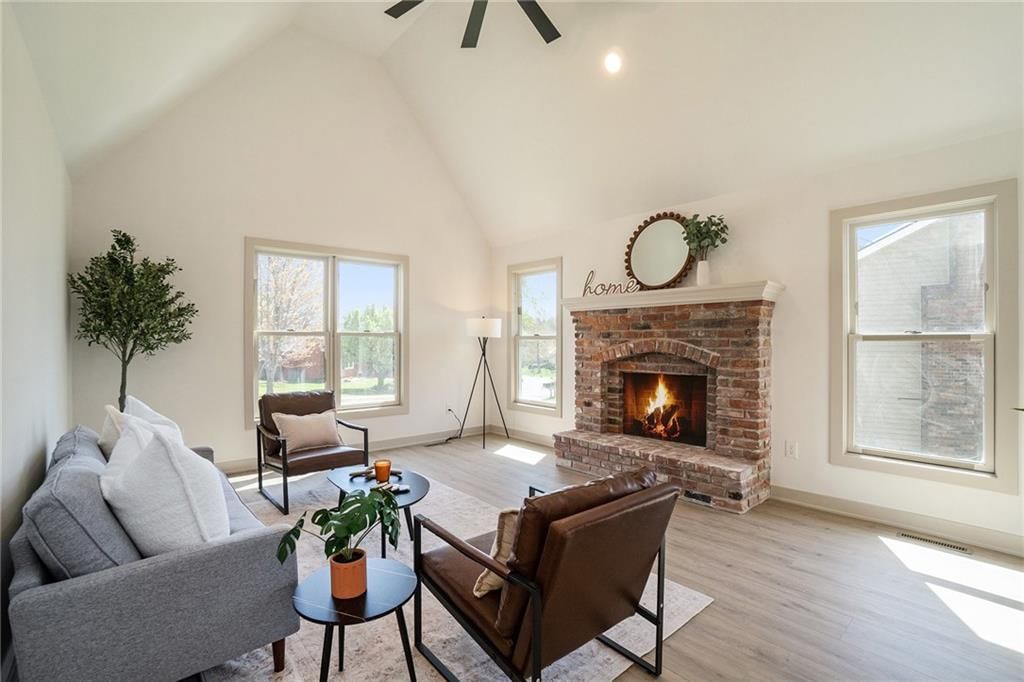 1115 W Pleasant Drive — photo 8