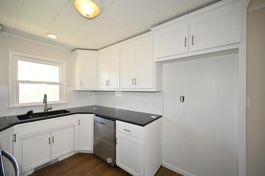 122 ALMOND Street — photo 15