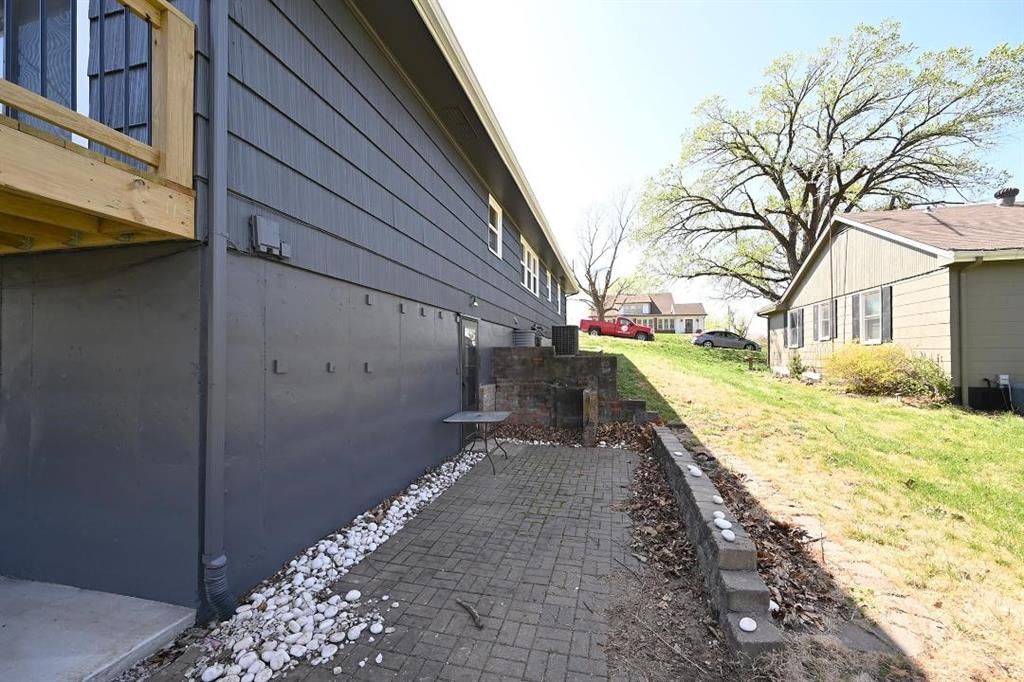 122 ALMOND Street — photo 5