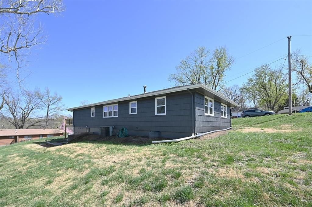 122 ALMOND Street — photo 9