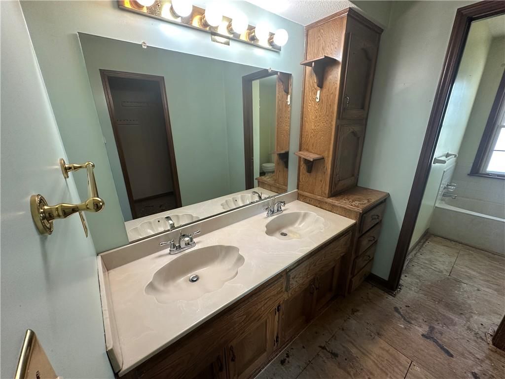 1623 NE Debonair Court — photo 11