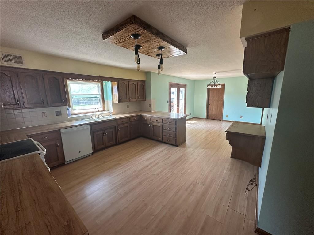 1623 NE Debonair Court — photo 8