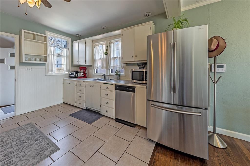 2833 Angelique Street — photo 10
