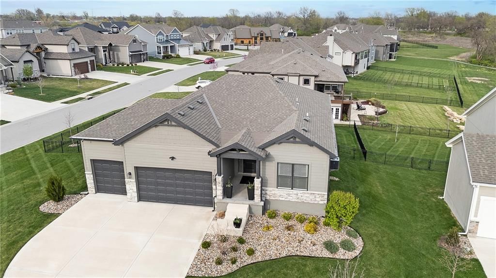 2103 NW Killarney Lane — photo 4