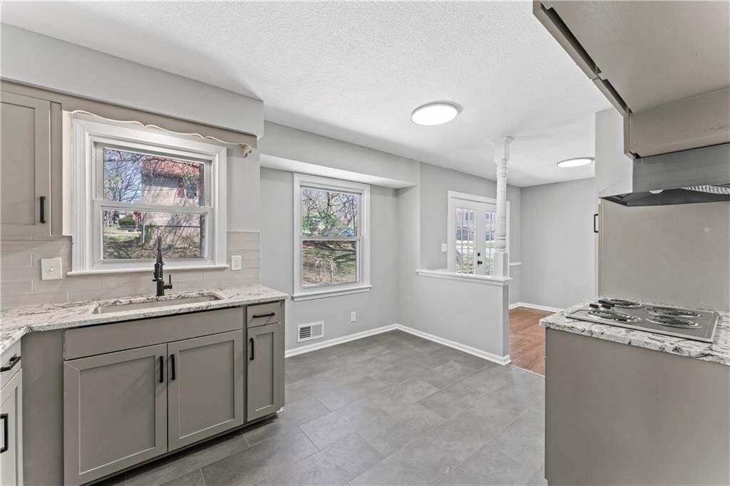5234 Delaware Street — photo 13