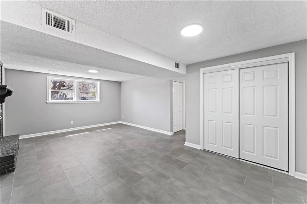 5234 Delaware Street — photo 31