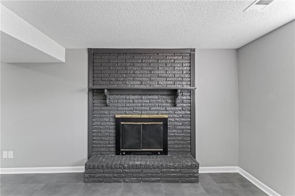 5234 Delaware Street — photo 33