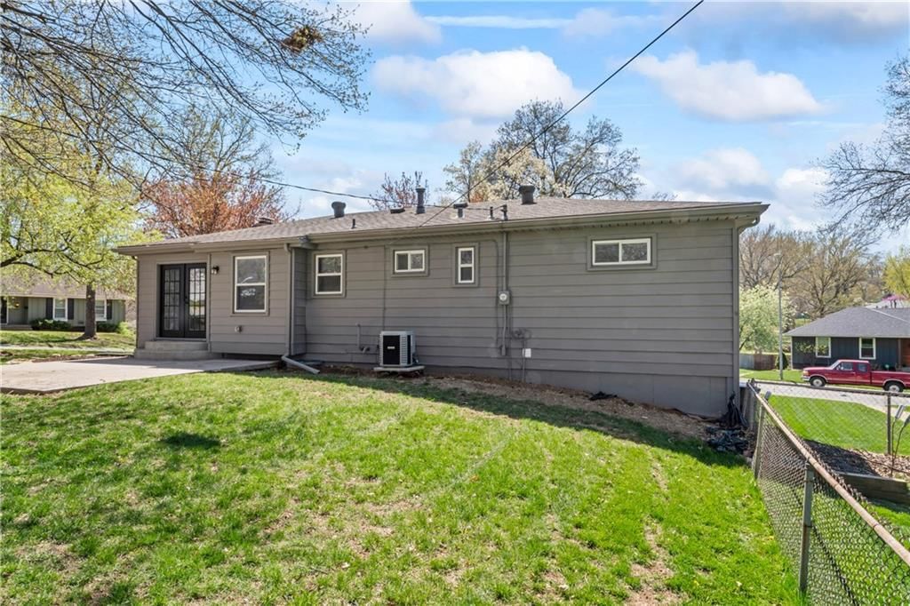 5234 Delaware Street — photo 41