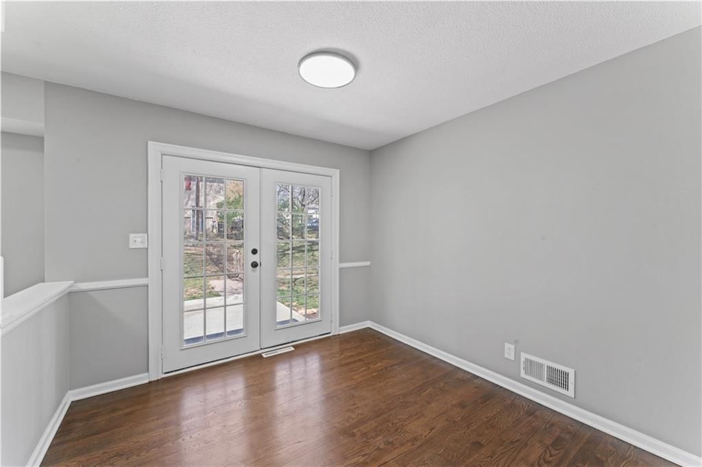 5234 Delaware Street — photo 9