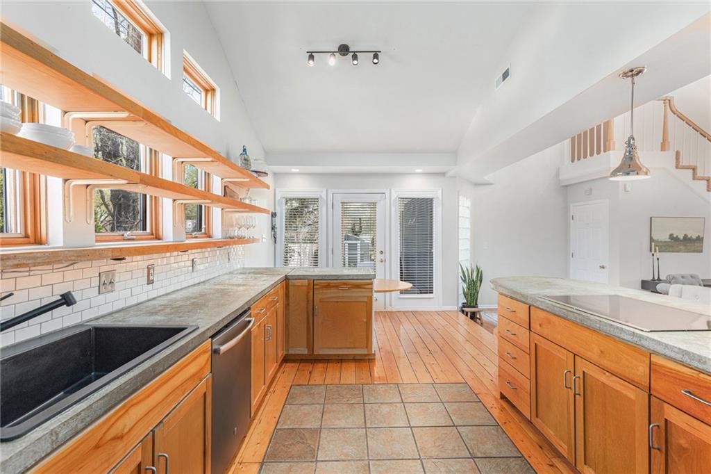 5251 Catalina Street — photo 11