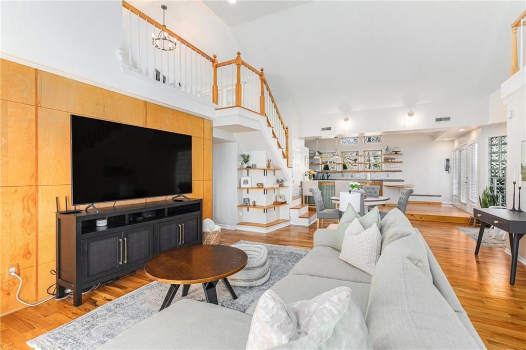 5251 Catalina Street — photo 7