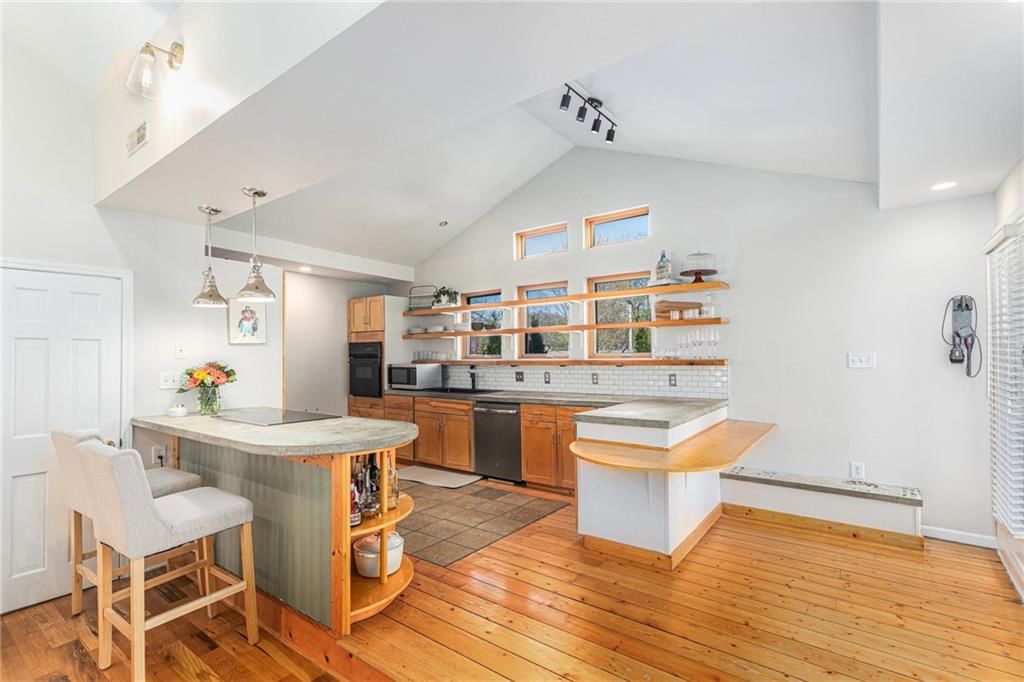 5251 Catalina Street — photo 9