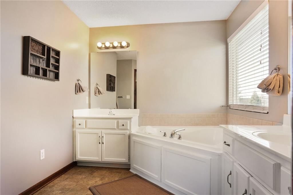 9204 N Mulberry Avenue — photo 16