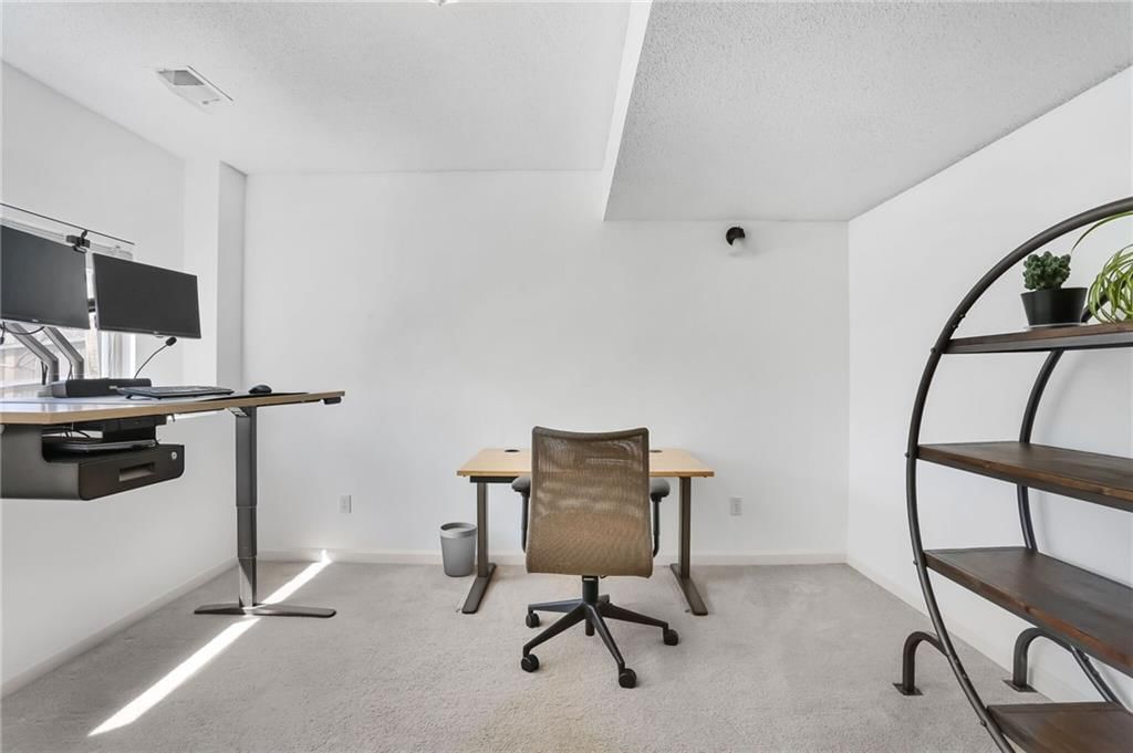 9204 N Mulberry Avenue — photo 29