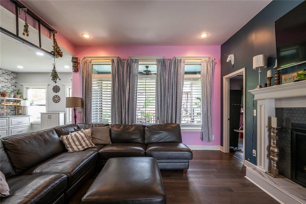 8823 W Longview Parkway — photo 11
