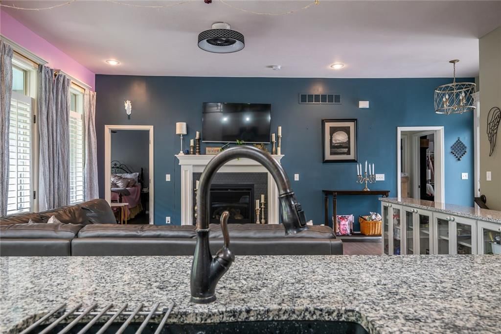 8823 W Longview Parkway — photo 13