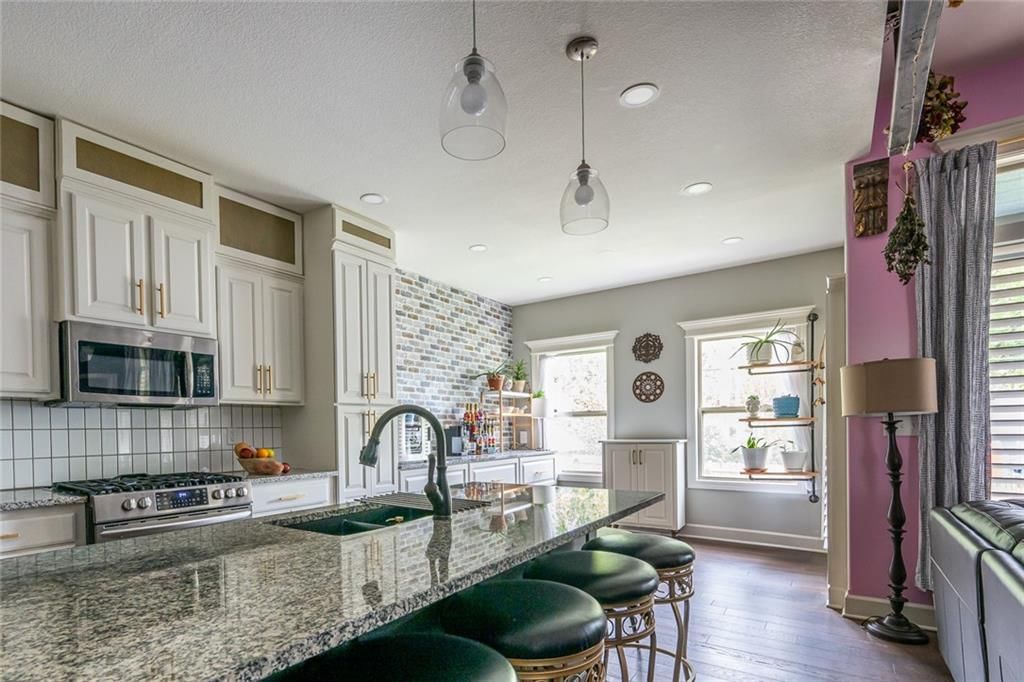 8823 W Longview Parkway — photo 14