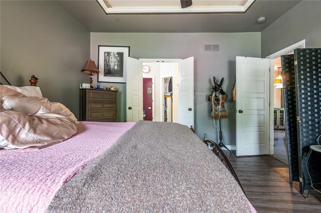 8823 W Longview Parkway — photo 21