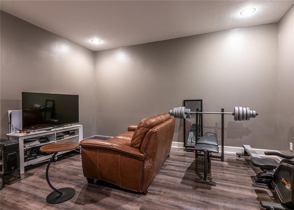 8823 W Longview Parkway — photo 26