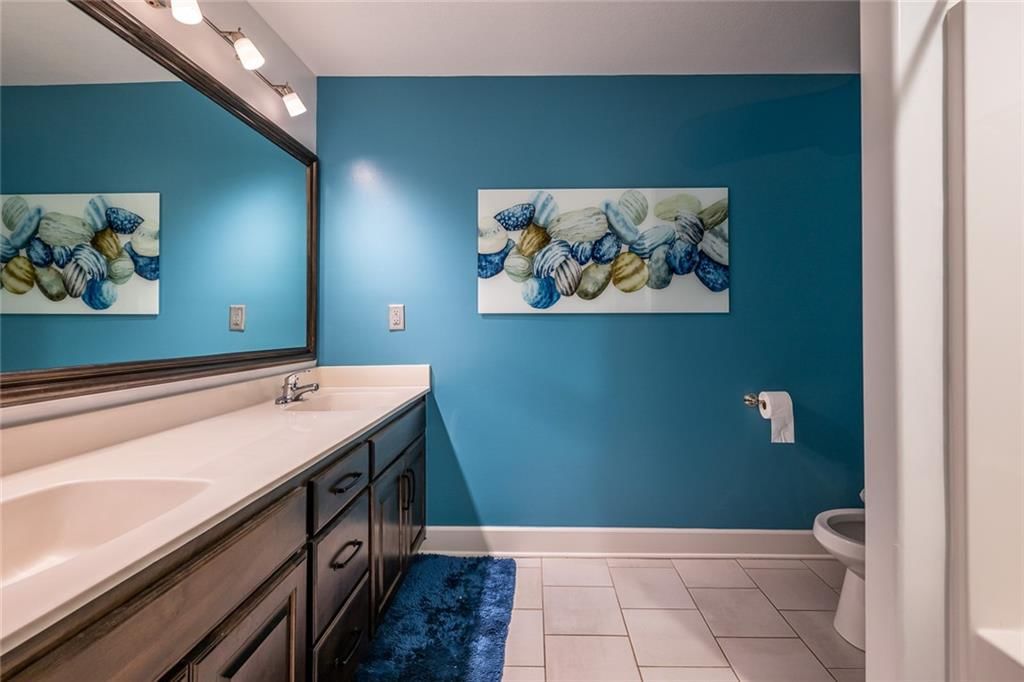 8823 W Longview Parkway — photo 28