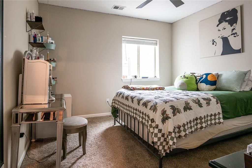 8823 W Longview Parkway — photo 30