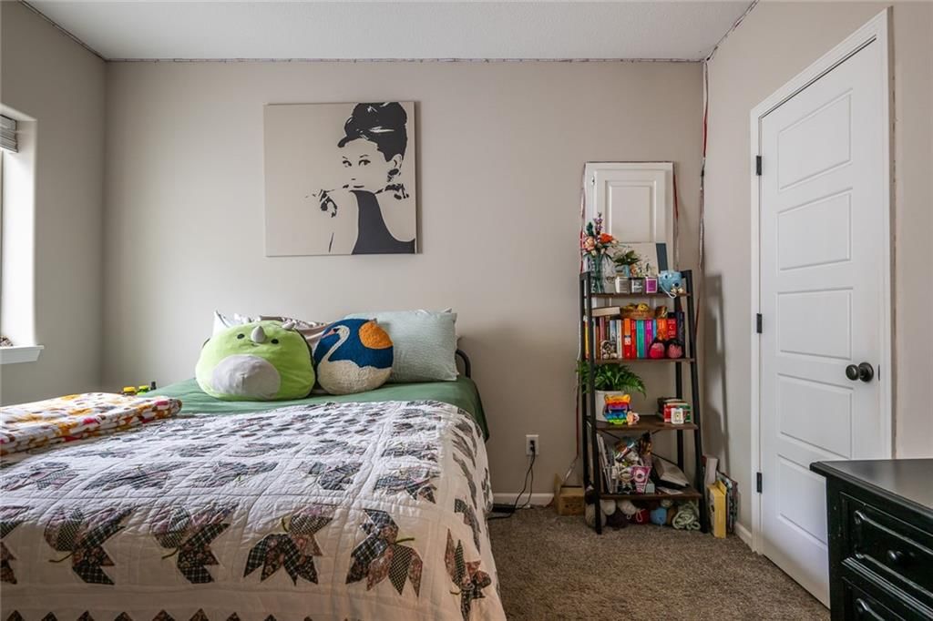 8823 W Longview Parkway — photo 31