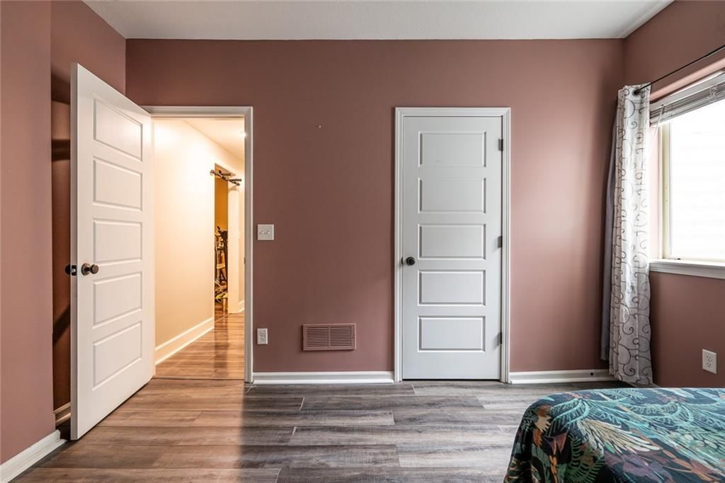 8823 W Longview Parkway — photo 36