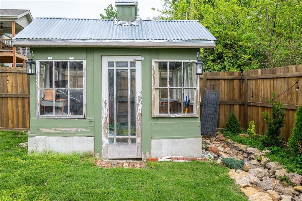 8823 W Longview Parkway — photo 42