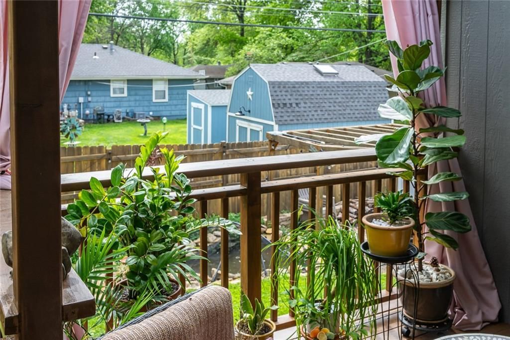 8823 W Longview Parkway — photo 46