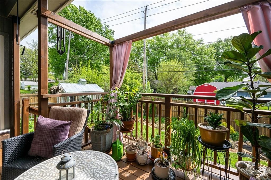 8823 W Longview Parkway — photo 49