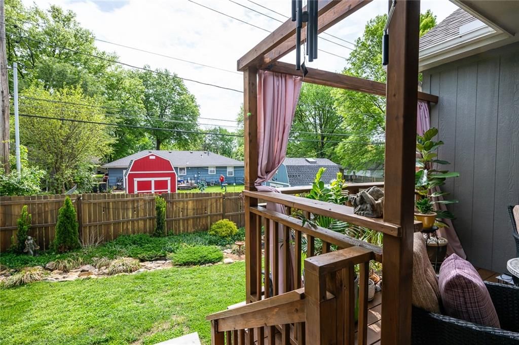 8823 W Longview Parkway — photo 51