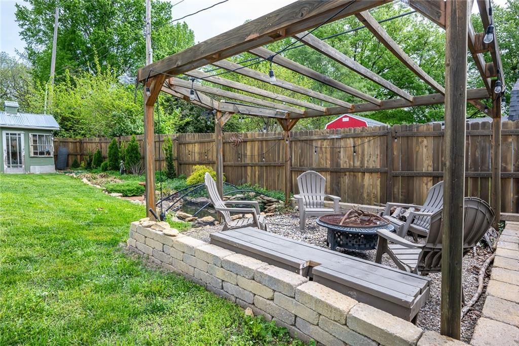 8823 W Longview Parkway — photo 56