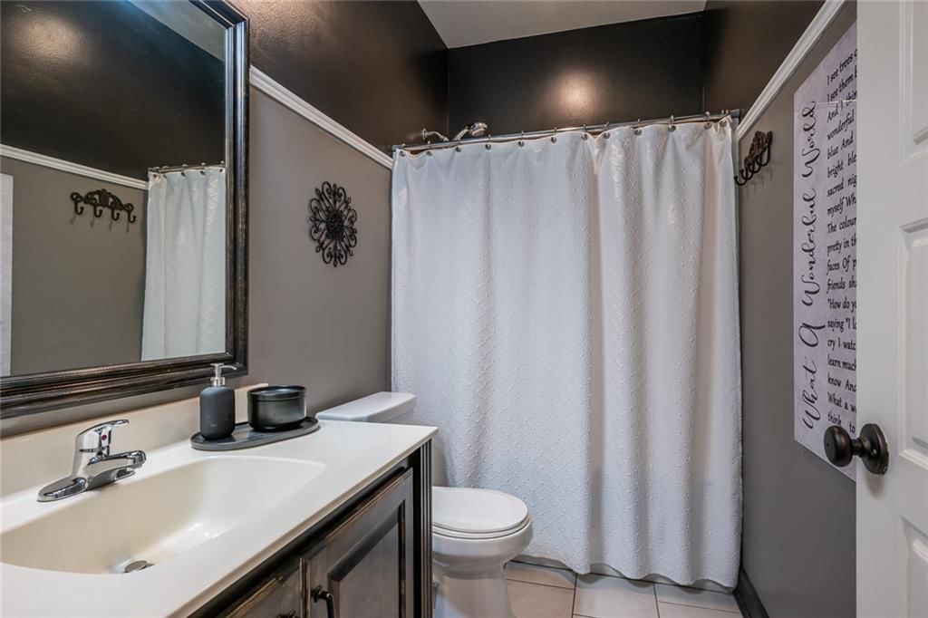 8823 W Longview Parkway — photo 9