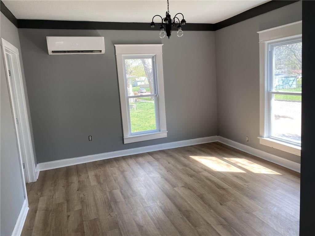 311 E 3rd Street — photo 18