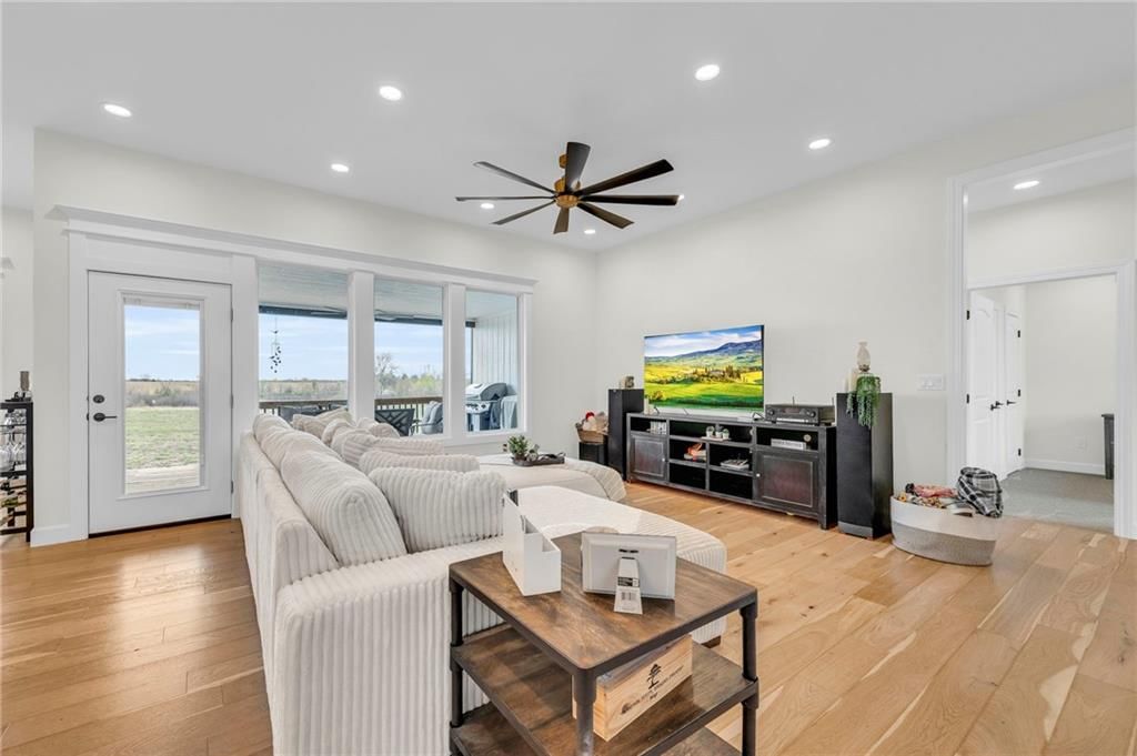 7878 SW F Highway — photo 13
